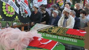 Aydın Efele'de ki trafik kazasında hayatını kaybeden Anne Kız son yolculuğuna uğurlandı