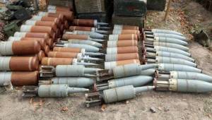 Azerbaycan, Ermenistan ordusunun bıraktığı mühimmat ve araçların görüntülerini paylaştı