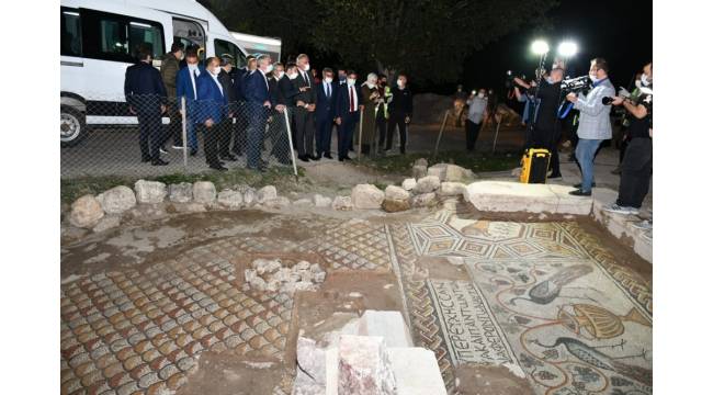 Bakan Ersoy 5 bin 500 yıllık antik kentte incelemelerde bulundu