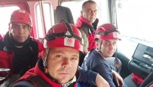 Balıkesir itfaiyesi yaraları sarmak için İzmir'e hareket etti