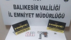 Balıkesir'de polis 31 aranan şahsı yakaladı