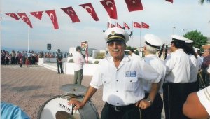 Bandoda davul çalarak geçen 48 yıl