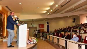 Başkan Gümrükçü'den belediye personeline 500 gün sunumu