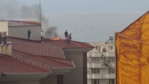 Belediye binasında çıkan yangın paniğe neden oldu