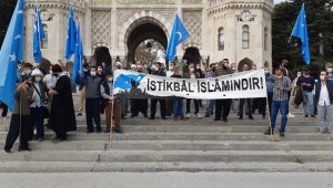 Beyazıt Meydanı'nda Fransa'nın İslam'a karşı açıklamaları protesto edildi