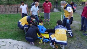 Bisikletli çocuğa otomobil çarptı