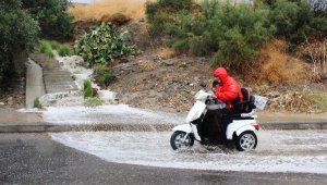 Bodrum'da sokaklar göle döndü