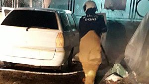 Burhaniye'de park halindeki otomobil yandı