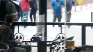 Bursa'da çıkan kavgada ortalık savaş alanına döndü