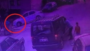 Bursa'da oyun oynayan çocuğa araç çarptı o anlar kameraya yansıdı