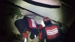 Büyükşehir ekipleri İzmir'de