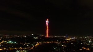 Çamlıca Kulesi'ndeki 'Cumhuriyet' temalı ışık şöleni havadan görüntülendi