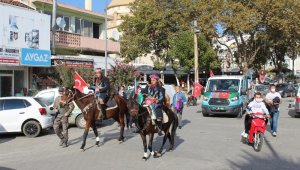 Çan'da Cumhuriyet Bayramı atlı süvarilerle kutlandı
