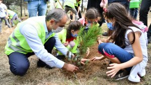 Çayırova'da 81 il için 81 fidan dikildi