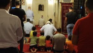 Çocuklar kandil heyecanıyla pandemi kurallarını unuttu