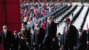 Cumhuriyet Bayramı törenleri Anıtkabir'de başladı