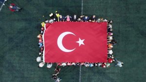 Cumhuriyet Bayramı'nda dev Türk bayrağı açtılar