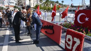 Cumhuriyet Bayramının 97.yılında Marmaris'te çelenk sunma töreni yapıldı