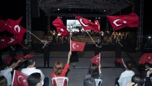 Cumhuriyet coşkusu Büyükşehir Belediyesi ile tüm Mersin'i sardı