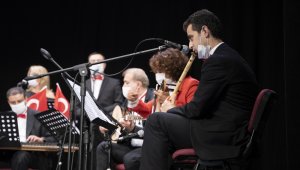 Cumhuriyet coşkusu konserle başladı