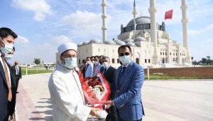 Diyanet İşleri Başkanı Erbaş, Lefkoşa'da Hala Sultan Cami Aile ve Gençlik Merkezinin açılışını yaptı