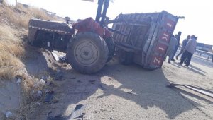 Diyarbakır'da traktör ile minibüs çarpıştı: 2 yaralı