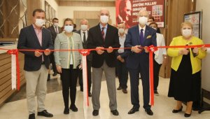 Dünyada ve Türkiye'de Atatürk için bastırılan pullar sergilendi