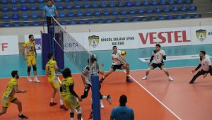 Efeler Ligi: Bingöl Solhan Spor: 3 - Arhavi Voleybol: 0