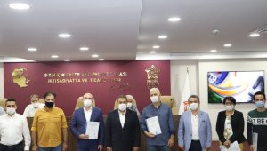 Emlakçılık sertifikaları sahiplerine teslim edildi