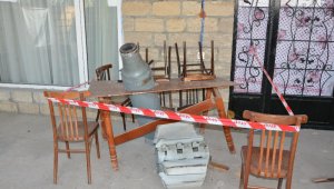 Ermenistan'ın Terter'e attığı roketler masaya ve bahçeye saplanarak patlamadı