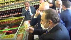 Eroğlu, Bakan Karaismailoğlu'na sarımsak turşusu hediye etti