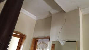 Erzincan'ın Tercan ilçesinde meydana gelen depremde 23 evde hasar oluştu
