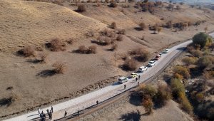Esendere Belediyesi 25 yıllık yol sorununu bitirdi
