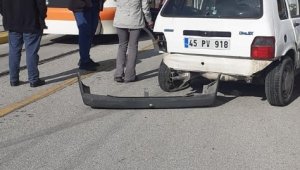 Eskişehir'deki trafik kazasında 2 otomobil ve tramvay hasar gördü