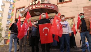 Evlat nöbetindeki aileler, Cumhuriyet Bayramını kutladı