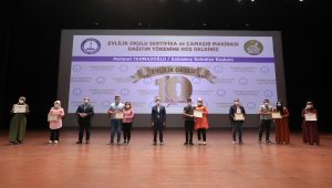 Evlilik okulundan 134 çifte daha mezun oldu