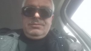 Freni boşalan kamyon altında kalarak yaşamını yitirdi