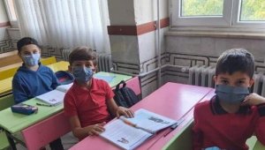 Gemici ilköğretim okulunda özel yıkanabilir maske ürettiler