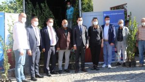 İbradı'da çiftçiye zeytin ve defne fidesi dağıtıldı