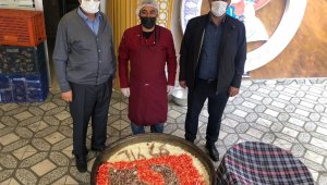 Ispartalı muhtardan Cumhuriyet pilavı