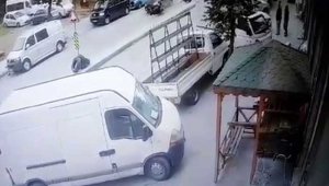 İstanbul'da feci kaza: Ölümden kıl payı kurtuldular
