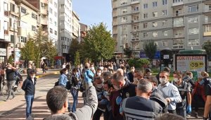 İzinsiz basın açıklaması yapmak isteyen gruba polis engeli