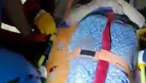 İzmir'de enkaz altında kalan bir kadını Sakarya UMKE ekibi kurtardı