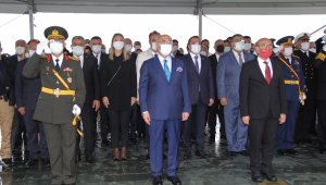 İzmir'de yağmur altında Cumhuriyet Bayramı coşkusu