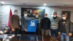 Kağızman Gençler Birliği Spor yönetimden kaymakam ve belediye başkanına 36 numaralı forma