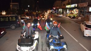 Kartepe'de Cumhuriyet konvoyu düzenlendi