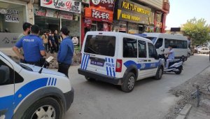 Kavgayı ayırmak isterken silahla vuruldu