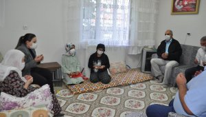 Kaymakam Demir şehit ailelerini yalnız bırakmadı