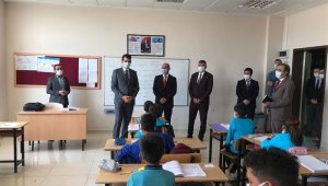 Kaymakam Köksal, okulları ziyaret etti