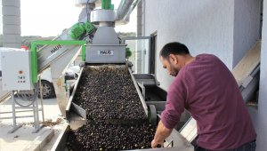 Köylüler aralarında para toplayıp fabrika kurdu